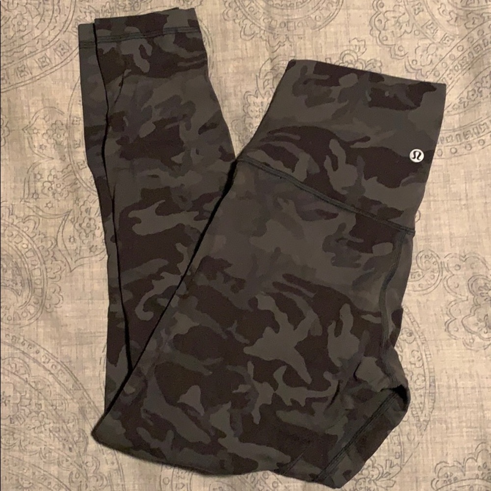 Lululemon leggings olive / grey camo. Align 25”